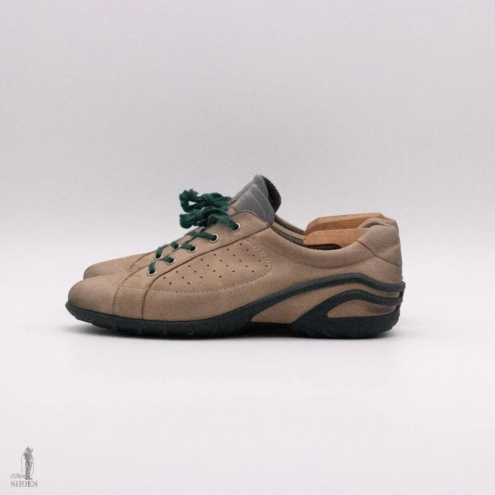 Ecco Minimalist Sneakers with Reflective Tongue Womens size 8-8.5 EU 39 - Picture 3 of 11